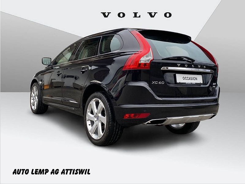Volvo  2.4 D4 Momentum AWD